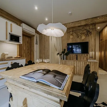 Zakatek Krupowki - W Centrum *